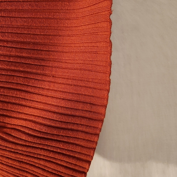 Rust Ribbed Sleeveless Top - Picture 5 of 6
